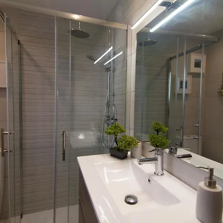 Casa Tranquila Con Gran Jardin - Hisp-7-89 *