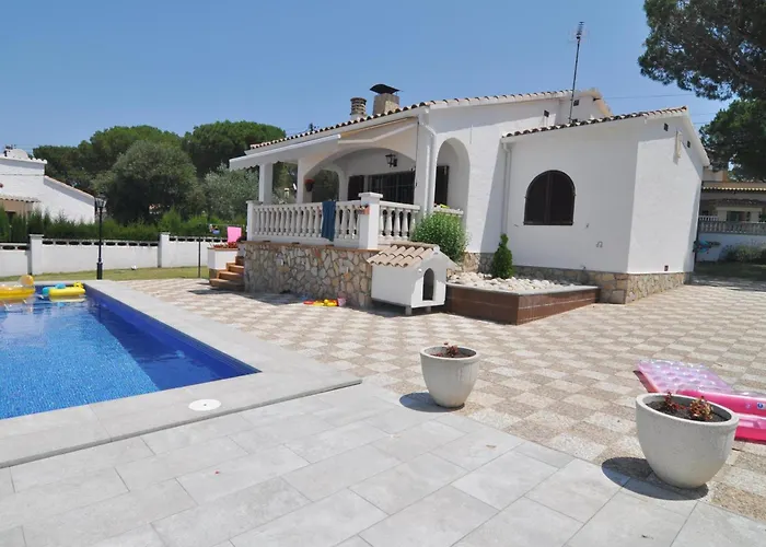 Casa Tranquila Con Gran Jardin - Hisp-7-89 * Torroella de Montgrí