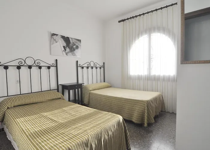 Casa Tranquila Con Gran Jardin - Hisp-7-89 Villa