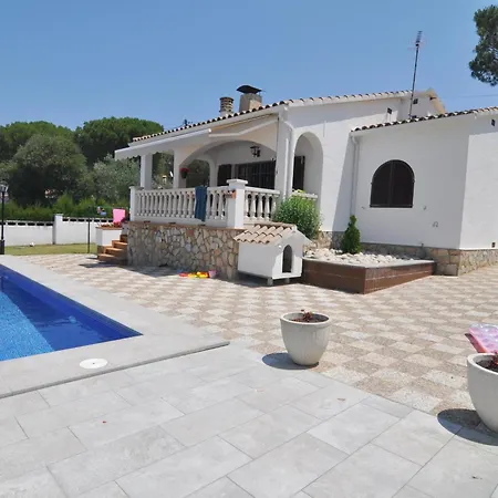 Casa Tranquila Con Gran Jardin - Hisp-7-89 * Torroella de Montgrí