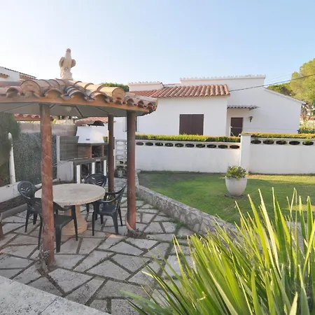 Casa Tranquila Con Gran Jardin - Hisp-7-89 *
